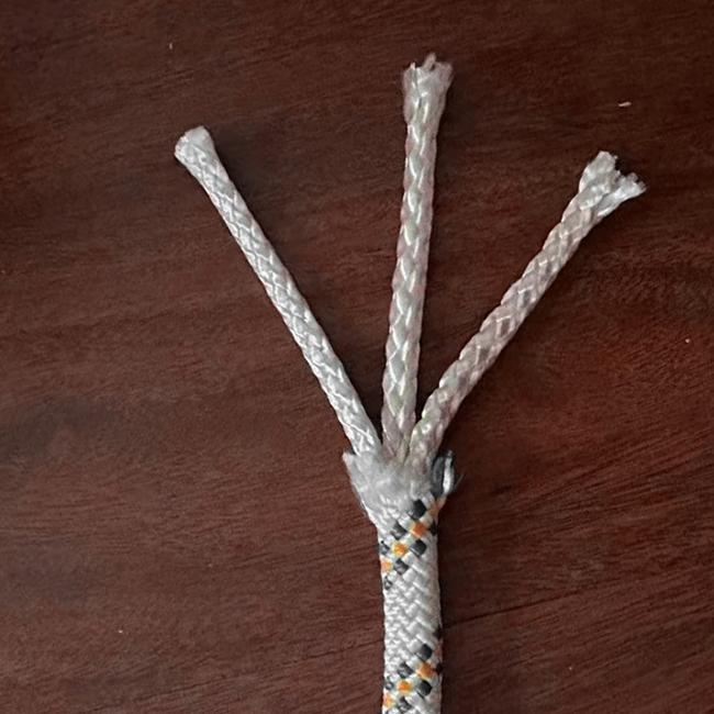 靜態(tài)繩 三股內(nèi)芯.jpg 靜態(tài)繩 三股內(nèi)芯.jpg